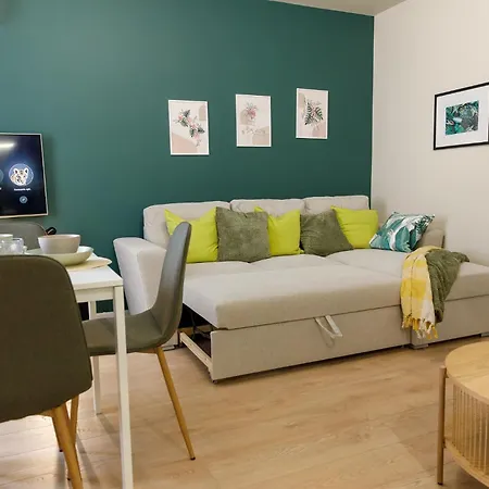 Namaste - Spacious Design Near Aubg, 2 Terraces & Mountain View, Self Check-in Lejlighed