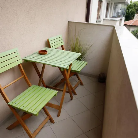 Namaste - Spacious Design Near Aubg, 2 Terraces & Mountain View, Self Check-in Blagoevgrad
