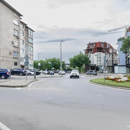 Namaste - Spacious Design Near Aubg, 2 Terraces & Mountain View, Self Check-in